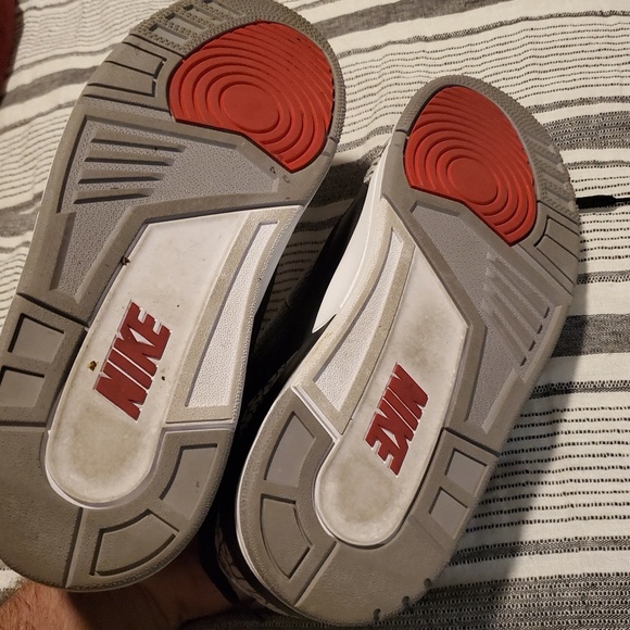 Air Jordan 3 Cement - Picture 4 of 6